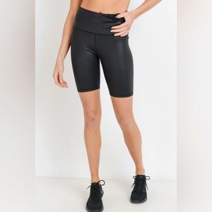 Mono B Foil Highwaist Scale Biker Short - Black